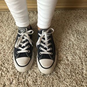 Navy blue converse